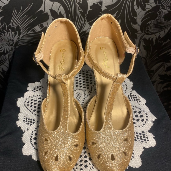Graham street Great Gatsby t-strap gold shine heels - Picture 12 of 16